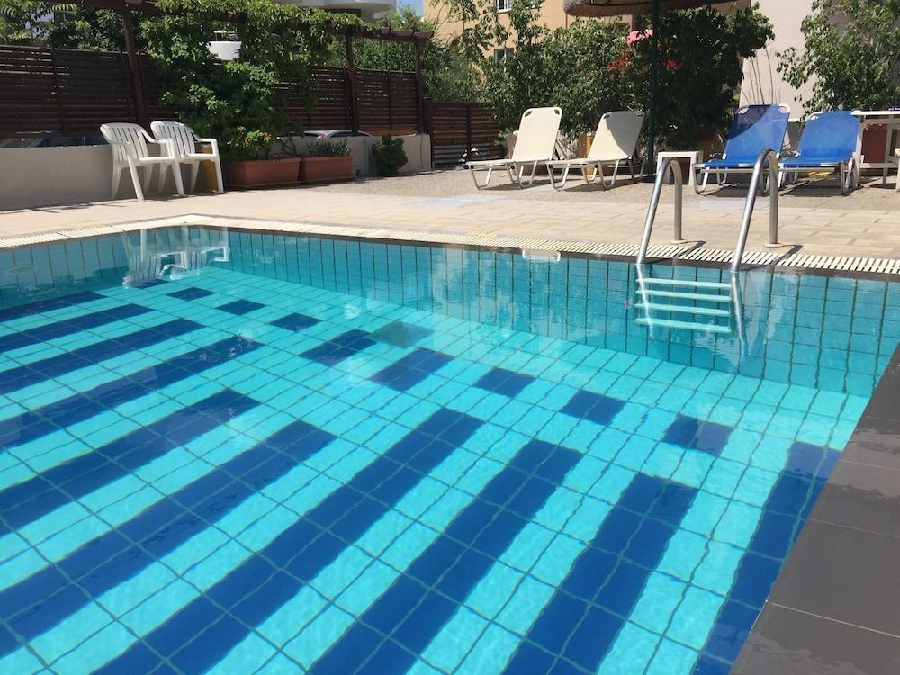 Caravel Hotel Apartments Ixia  Exterior foto